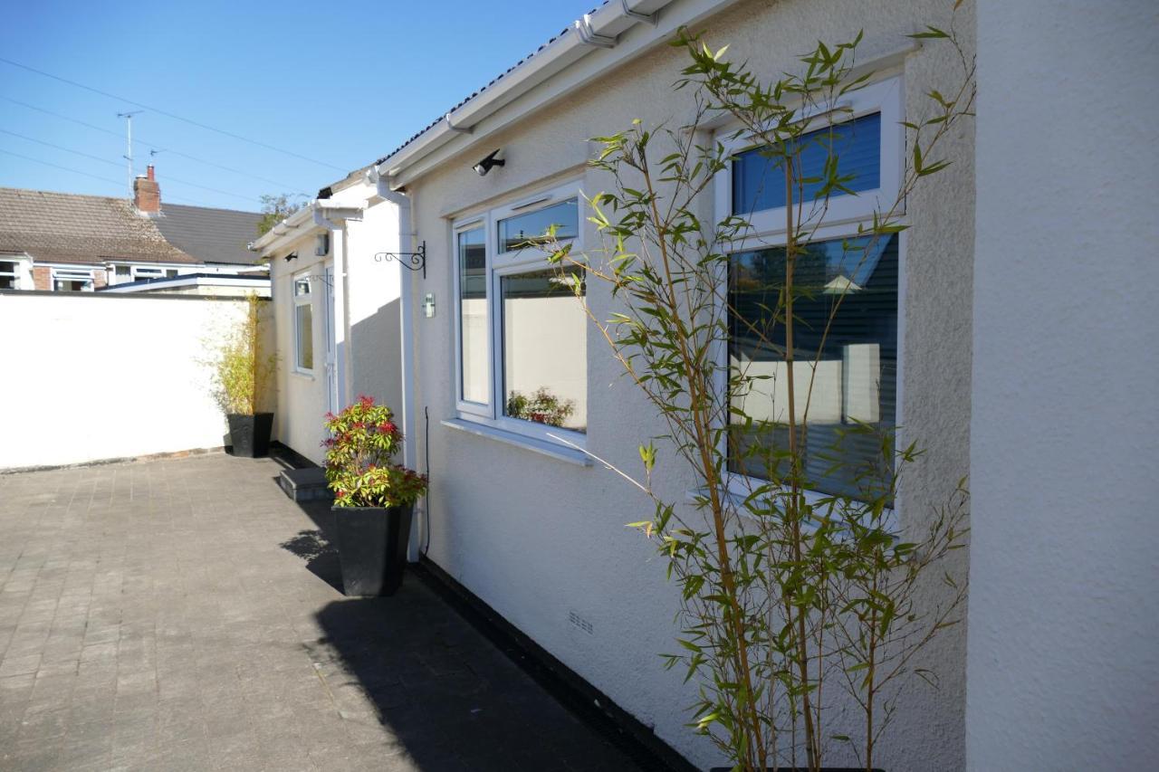 Magnolia Self Contained Suites Coalpit Heath Exterior photo