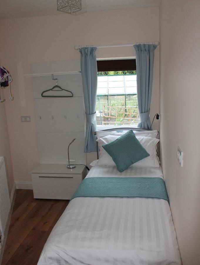 Magnolia Self Contained Suites Coalpit Heath Exterior photo